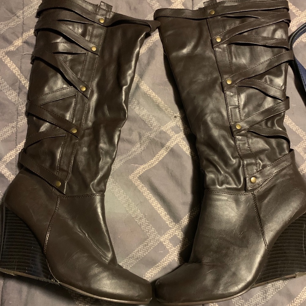 Wedge RUE 21 boots